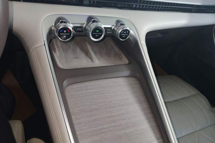 Used EXEED Stellar C-DM 2024 1.5T Long-Range Pro
