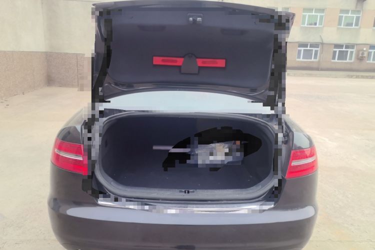 Used Audi A6L 2011 2.0 TFSI automatic Comfort trim
