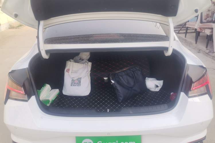 Used Hyundai Elantra 2022 1.5L CVT LUX Prestige Edition Trunk