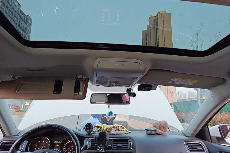 Used Volkswagen Sagitar 2017 230TSI Automatic Comfort Version