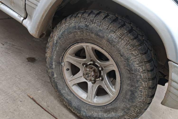 Used Leopaard 6481 2009 2.2L Manual 4x4