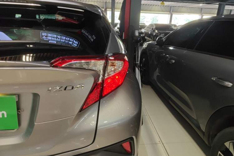 Used Toyota IZOA 2018 2.0L Yichi Version China VI Standard