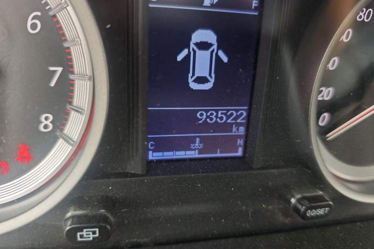 Used FORTHING Joyear X5 2017 1.6L Manual Luxury Model Odometer Close Up