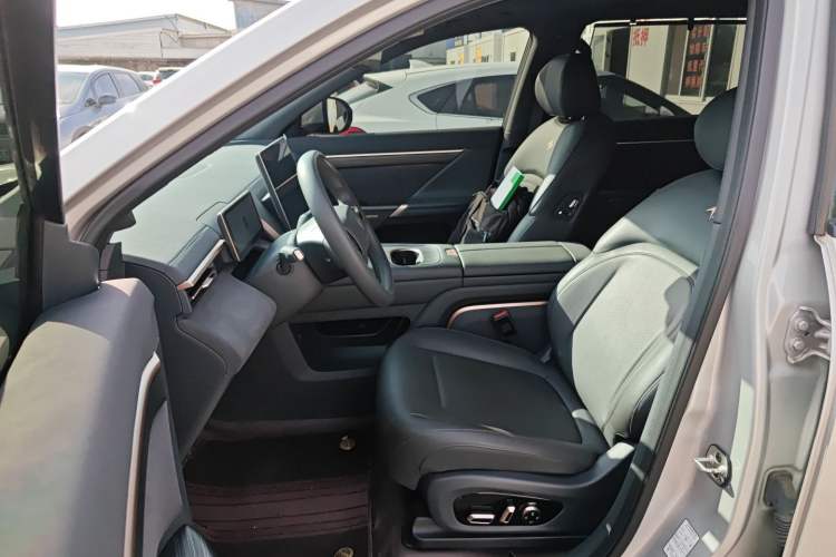 Used Dongfeng eπ eπ008 2024 210Max Range-Extended Version 6 Seats