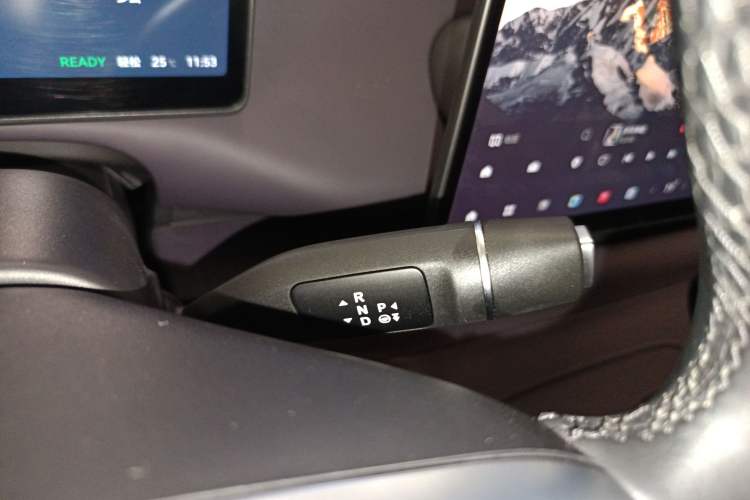 Used Leapmotor C16 2024 All-Electric 580 Luxury Edition Gear Lever