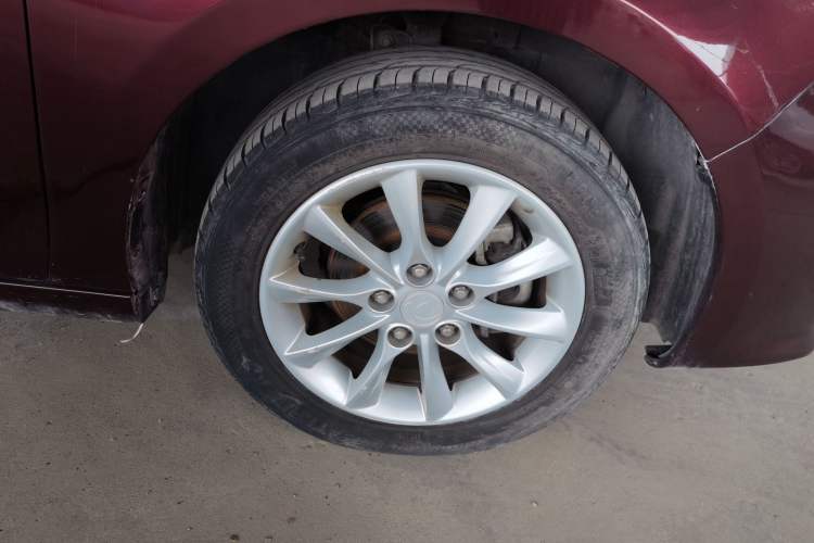 Used FORTHING Joyear S50 2014 1.6L CVT Luxury Model
