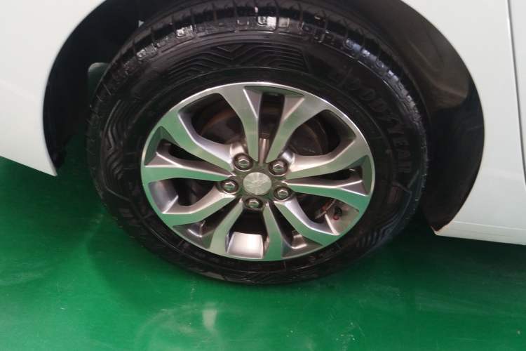 Used Chevrolet Cavalier 2019 320 Automatic Enjoyment with Sunroof Right Rear Wheel Hub