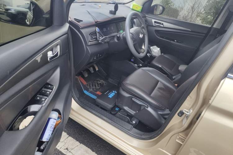 Used CHANGAN KAICHENG Oushang A600 2016 1.5L Manual Luxury 7-Seater
