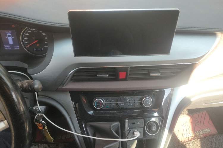 Used JAC Refine M3 2021 IKEA High-Power Edition 1.5T Luxury Model
