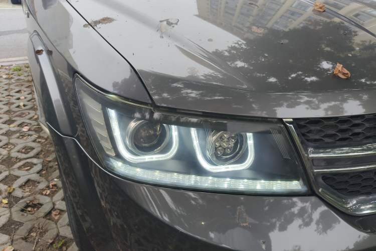 Used Dodge Journey 2013 2.4L Two-Wheel Drive Luxury Version