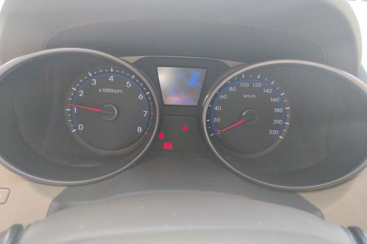 Used Hyundai ix35 2010 2.0L Automatic Two-Wheel Drive New Edition GL Instrument Cluster