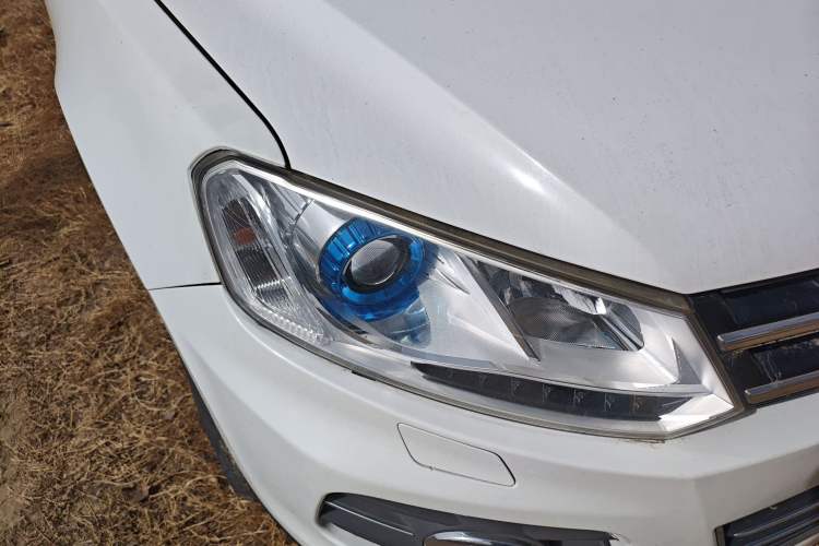 Used Zotye T600 2015 2.0T DCT Prestige Edition Right Front Headlight