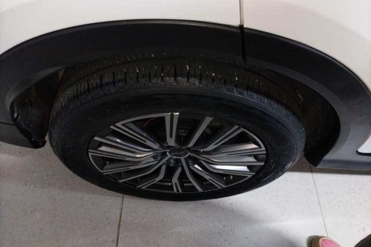 Used JETOUR X70 PLUS 2023 1.5T DCT Brave PLUS 5-Seater
