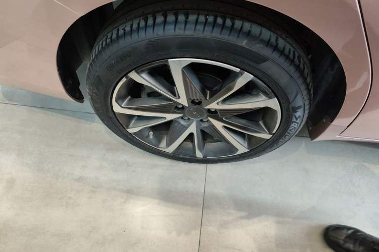 Used AION S Plus 2023 80 Tech Edition Ternary Lithium Right Rear Wheel Hub