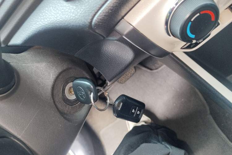 Used Toyota YARiS L Zhi Xuan 2015 1.5G Automatic Xuan Dong Sunroof Special Edition
