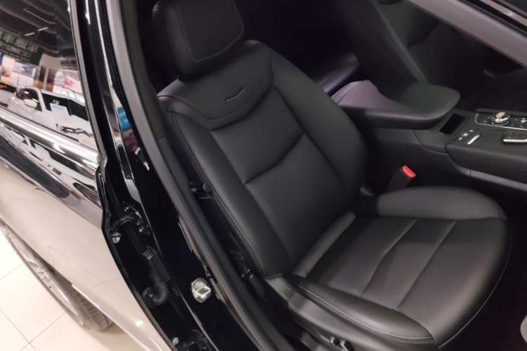 Used Cadillac XT5 2024 2.0T Two-Wheel Drive Fashion Edition Right Front Seat