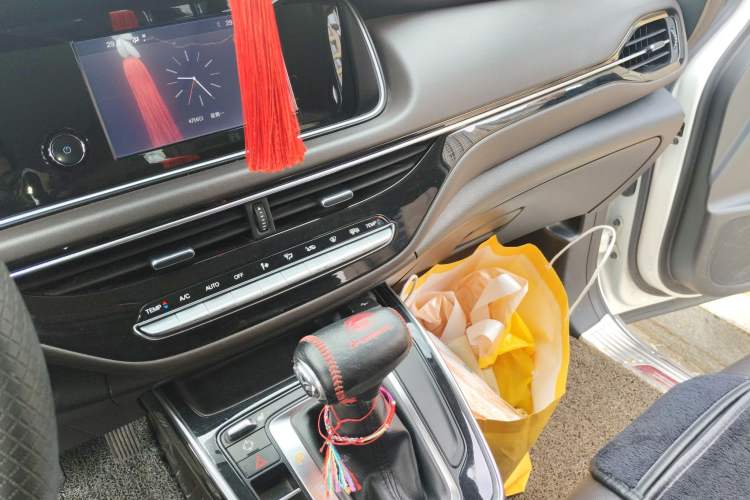 Used GAC Trumpchi M6 2019 270T Automatic Luxury Edition (7-seater) China V Standard Audio And AC Panel