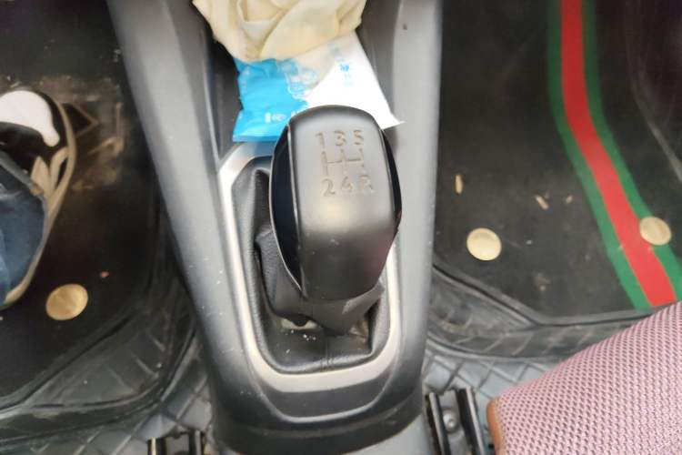 Used Peugeot 301 2014 1.6L Manual Comfort Edition
