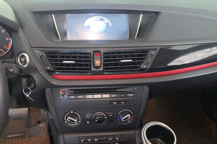 Used BMW X1 2015 sDrive18i Fashion Upgrade Edition Audio And AC Panel