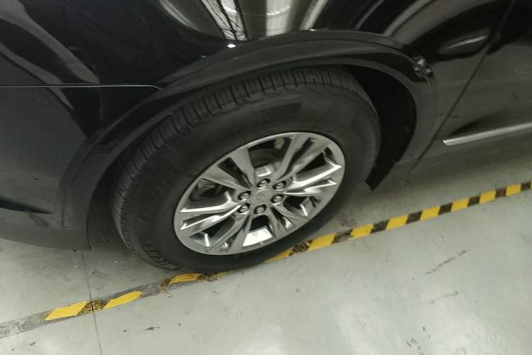 Used Cadillac XT5 2022 2.0T Two-Wheel Drive Luxury Version