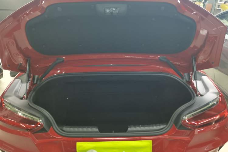 Used BMW Z4 2022 sDrive 25i M Sport Package Trunk