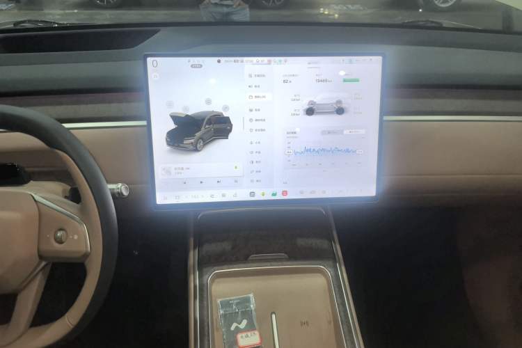 Used ONVO Luxeed L90 2025 Model—Max Six-Seater Version Audio And AC Panel