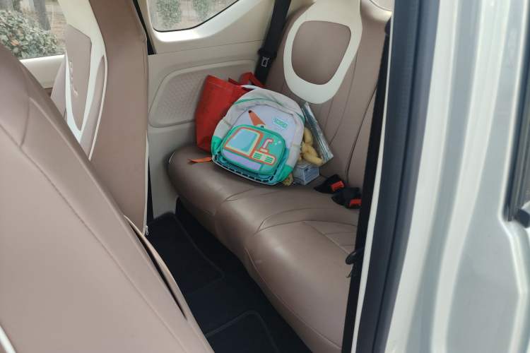 Used Wuling Hongguang MINIEV 2024 3rd Generation 215km Youth Edition Left Rear Seat