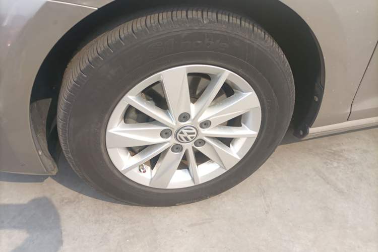 Used Volkswagen Golf 2016 1.6L Automatic Fashion Model