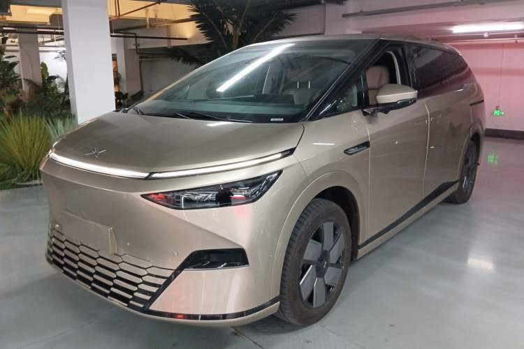 Used XPeng X9 2024 702 Ultra-Long Range Pro