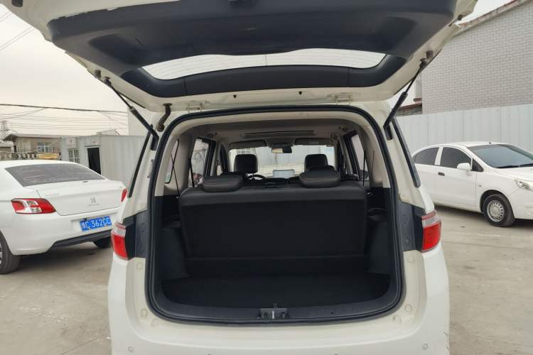 Used CHANGAN KAICHENG Oushang A600 2016 1.5L Manual Luxury 7-Seater Trunk