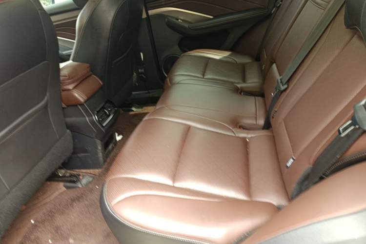 Used Wey VV6 2021 2.0T Two-Wheel Drive Smart Protection+ Left Rear Seat