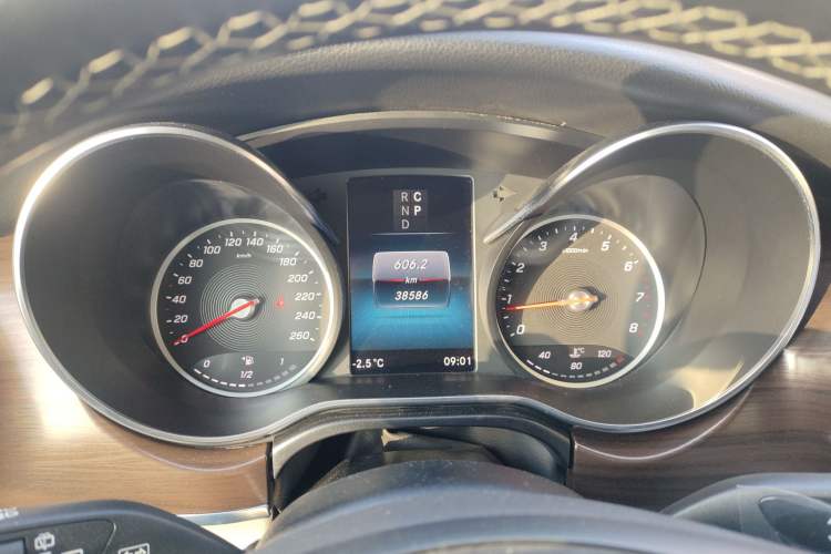 Used Mercedes-Benz V-Class 2021 V 260 Avantgarde Edition