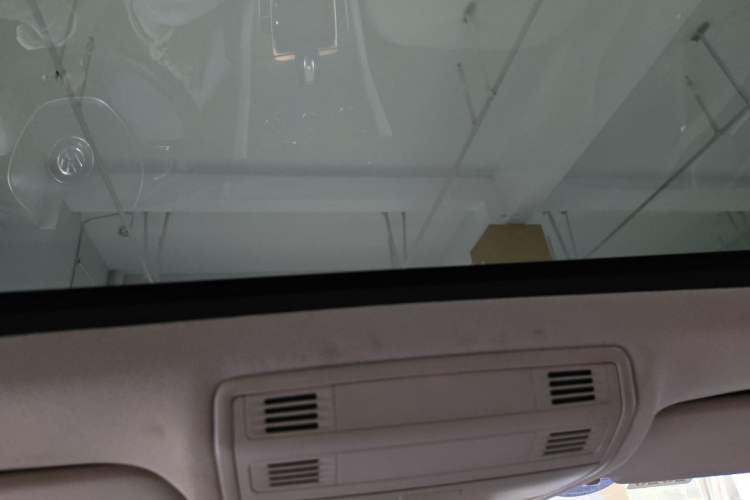 Used Volkswagen Golf 2014 1.4TSI Automatic Comfort Model Headliner