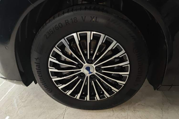 Used Denza D9 2025 DM-i Intelligent Drive 1020 Four-Wheel Drive Flagship Model