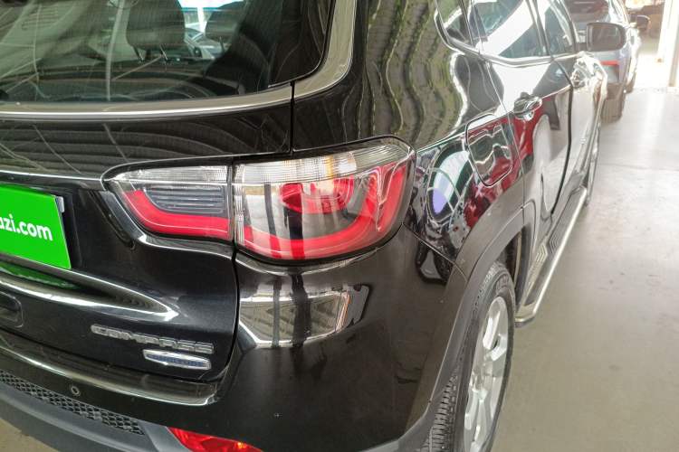 Used Jeep Compass 2017 200T Automatic Family Edition
