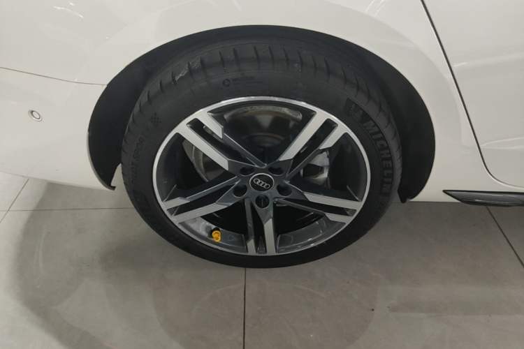 Used Audi A4L 2022 40 TFSI Luxury Dynamic Model