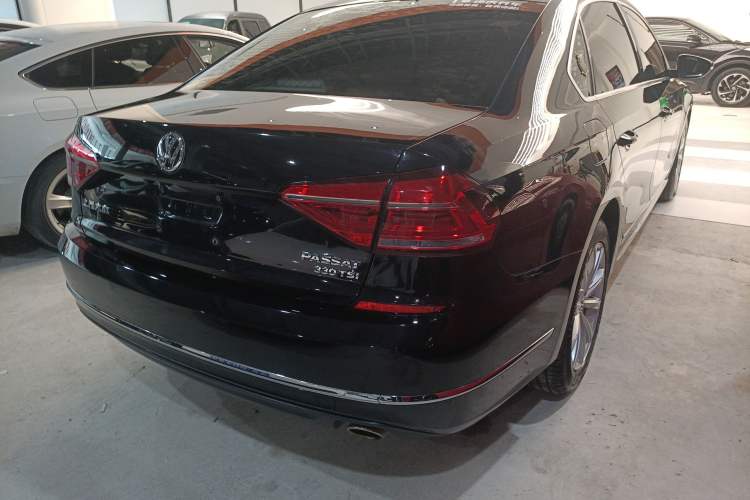 Used Volkswagen Passat 2017 330TSI DSG Luxury Edition Rear Right 45 Deg