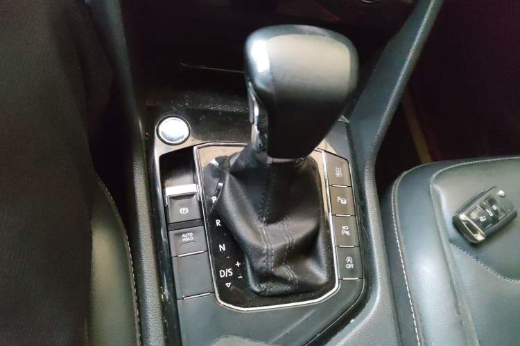 Used Volkswagen Tiguan L 2021 330TSI Automatic Two-Wheel Drive R-Line Enhanced Edition