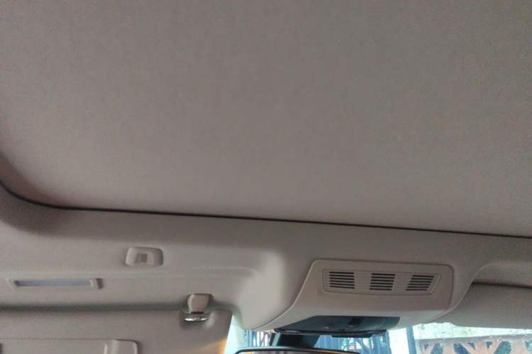 Used BMW 5 Series 2014 535Li Leading Model