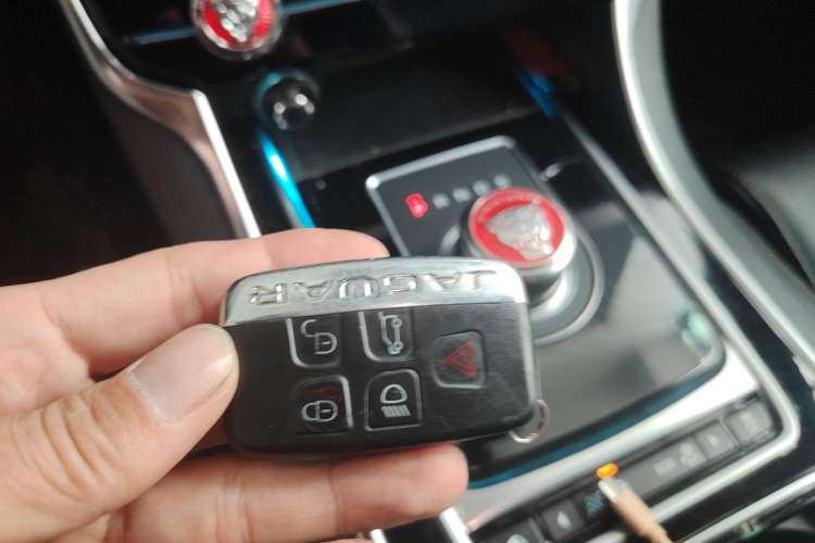 Used Jaguar XEL 2019 2.0T 200 PS Deluxe Edition Vehicle Key