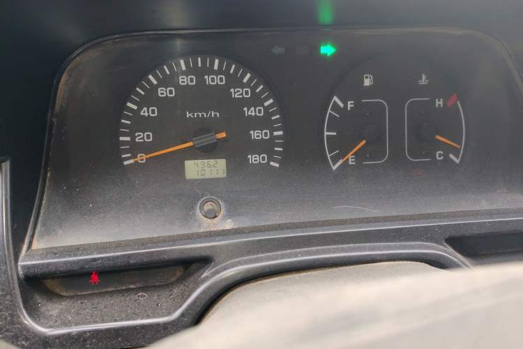 Used Jinbei Hiace 2014 2.0L Fifth-Generation Xiangyun Comfort Type 1 4G21C
