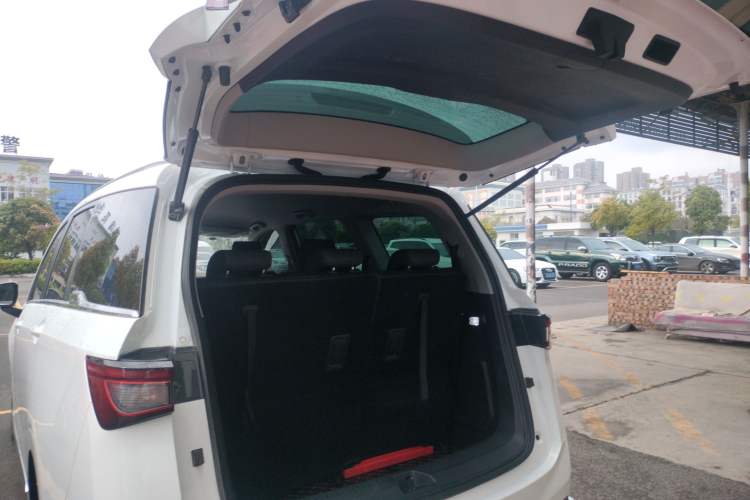 Used Wuling Jiachen 2022 1.5T Manual Comfort & Dynamic Version
