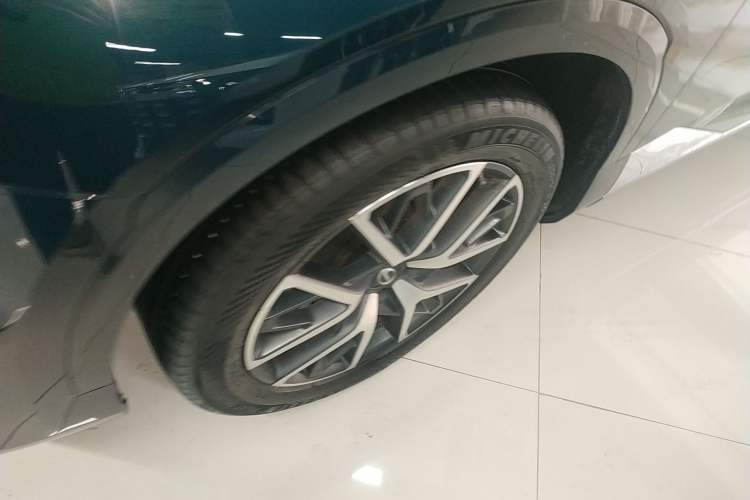Used GAC Trumpchi ES9 2024 PHEV with 143 km Max Left Front Wheel Hub