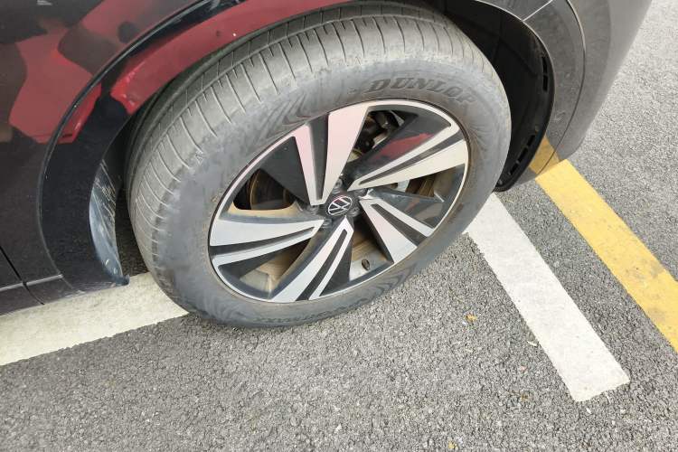 Used Volkswagen Tavendor 2023 380TSI Four-Wheel Drive R-Line Cruise Edition Right Rear Wheel Hub