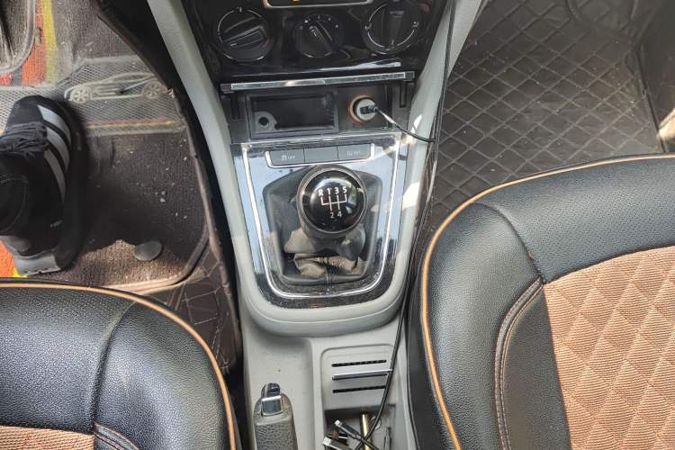 Used Volkswagen Bora 2015 Value Edition 1.6L Manual Fashionable Style