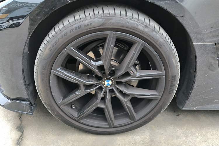 Used BMW 4 Series 2022 425i Gran Coupe M Sport Night Edition Left Front Wheel Hub