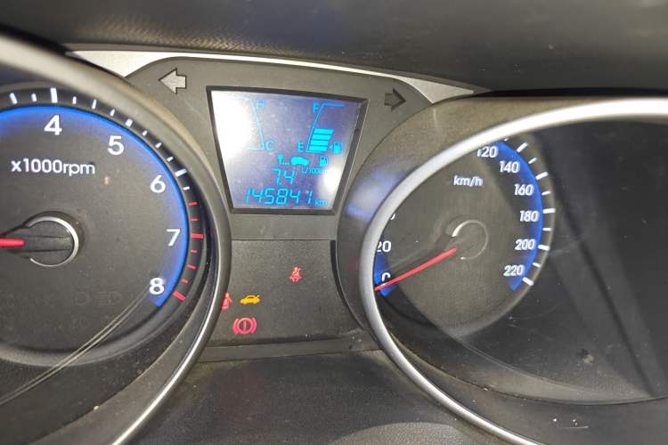 Used Hyundai ix35 2013 2.0L Manual 2WD Comfort GL China IV Standard Odometer Close Up