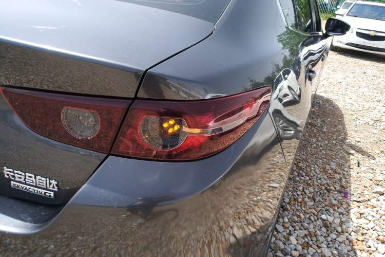 Used Mazda 3 Axela 2021 2.0L Automatic ZhiXuan Edition Right Rear Taillight