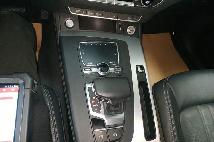 Used Audi Q5L 2020 Updated 40 TFSI Prestige Fashion Edition
