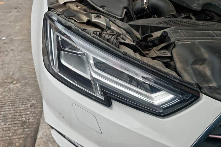 Used Audi A4L 2018 30th Anniversary Edition 40 TFSI Fashion Model
